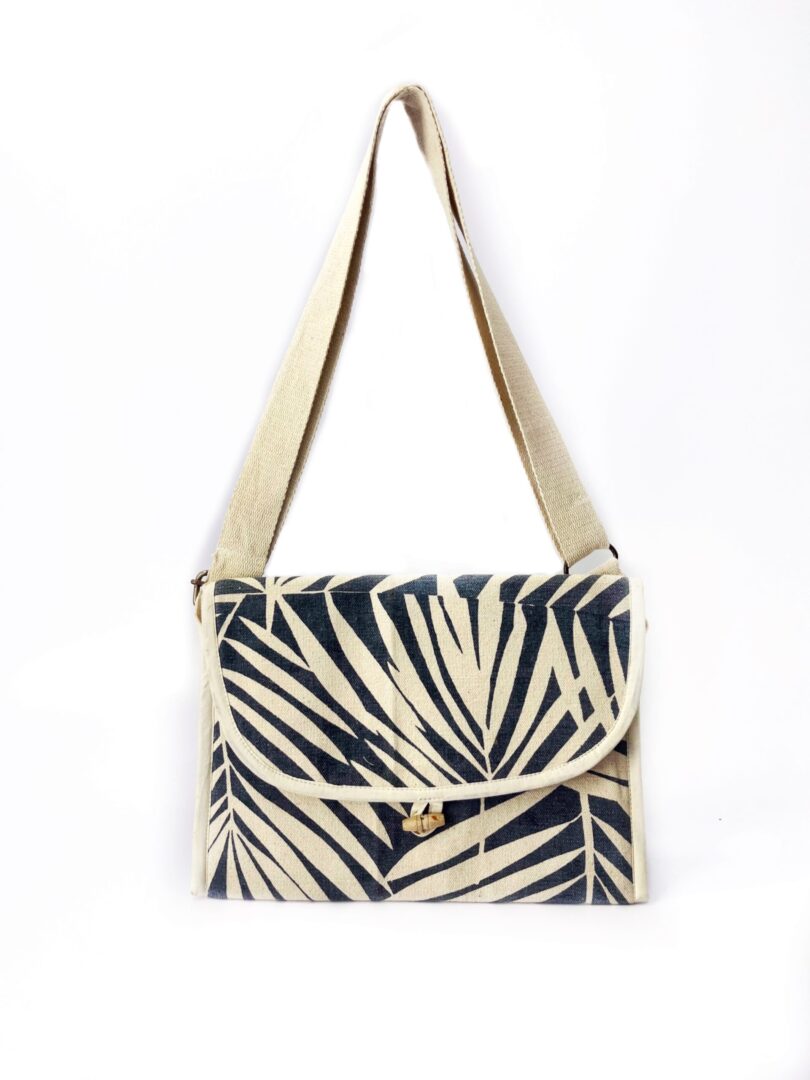 CANVAS SLING BAG