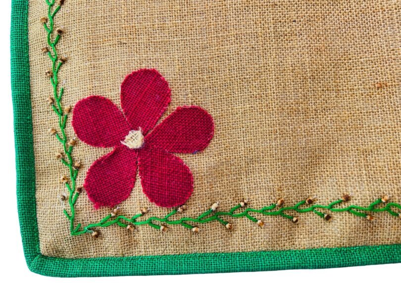 JUTE HAND BAG WITH WOODEN HANDLE - Image 2
